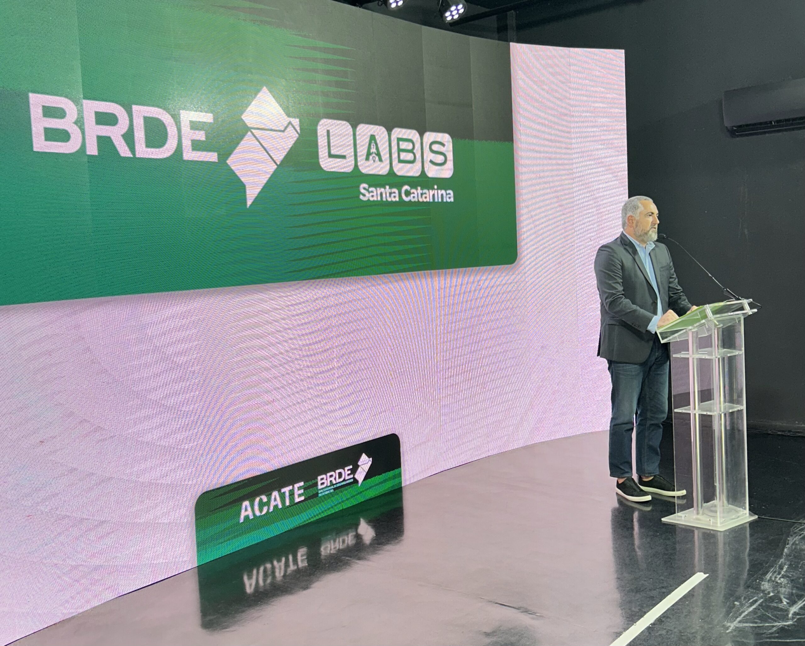 BRDE e ACATE lançam edição 2025 do BRDE Labs SC com etapa nacional de inovação aberta