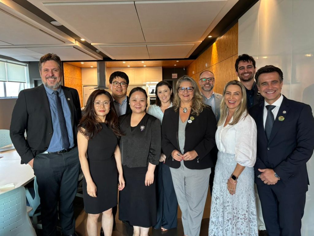 Governo de Santa Catarina apresenta ecossistema de inovação e empreendedorismo à comitiva internacional e reforça posição estratégica para investimentos internacionais no estado